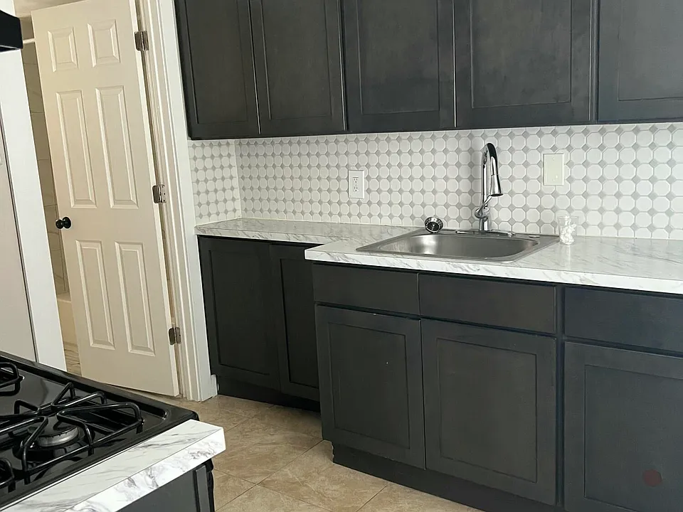 225 Lincoln Ave #3