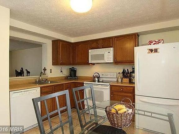 4th image of 9511 Donnan Castle Ct
