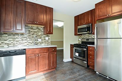 4th image of 333 Linden Ave
