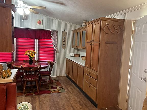 4th image of 144 Prevost Dr