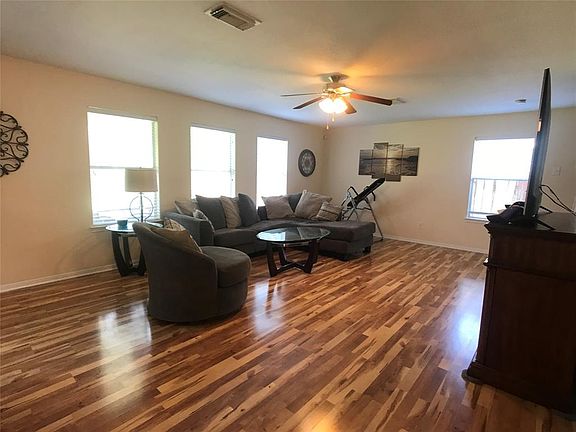 5th image of 7825 Silver Oak Dr