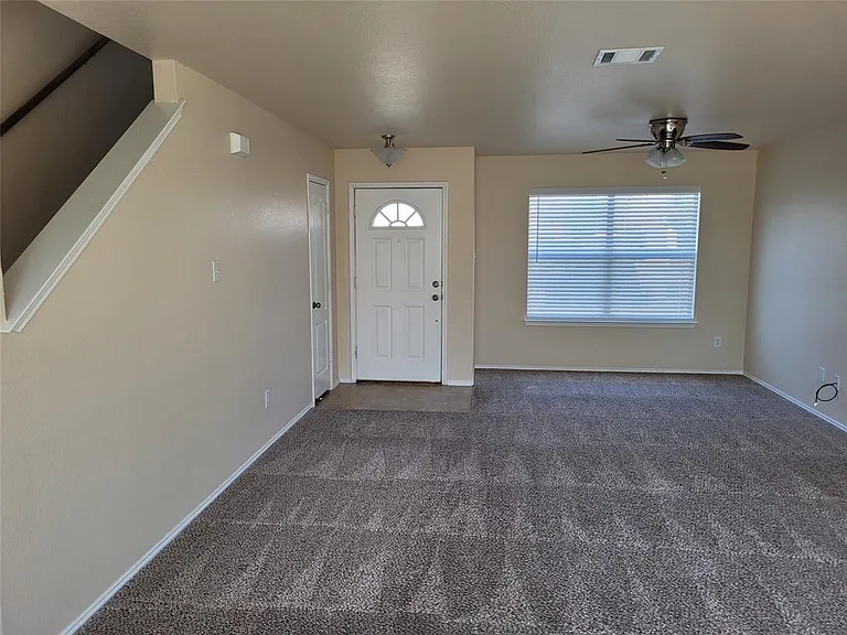 324 Chisholm Trl — Photo 5