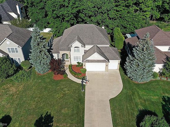 2nd image of 472 Wordsworth Ct
