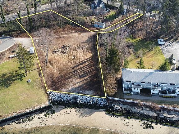 3rd image of 229 Woodbine Avenue