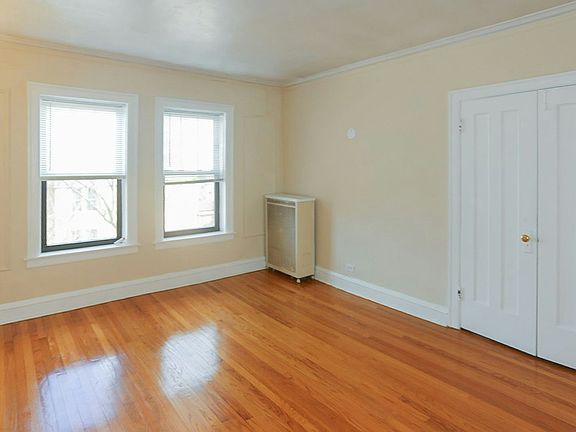 4th image of 4600-3 N Winchester Ave #3H