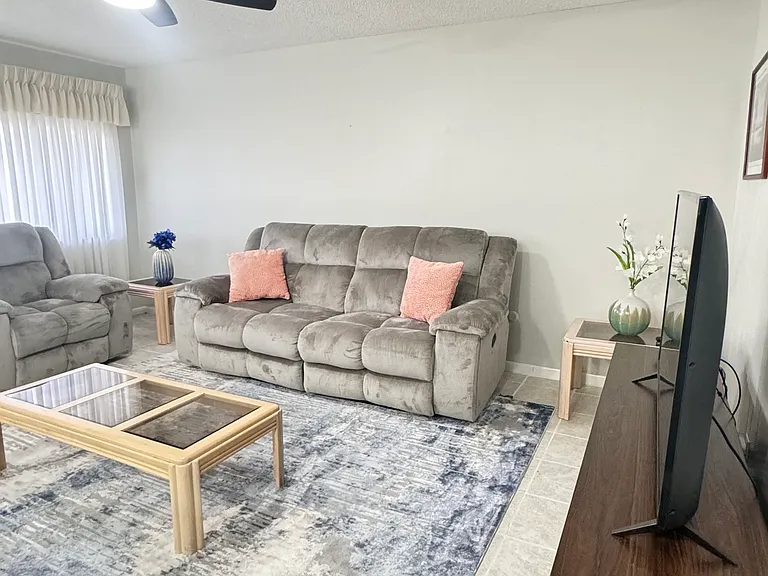 1235 S Highland Ave #D204 — Photo 5