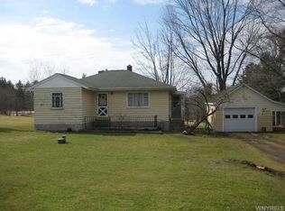 9324 S Hill Rd, Colden, NY 14025