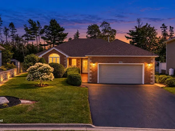 58 Longard Dr, Timberlea, NS B3T 2E1