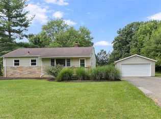 7090 Liberty Rd, Solon, OH 44139