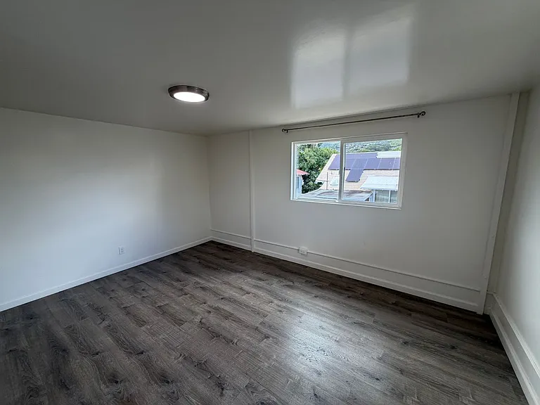 2048 S Beretania St — Photo 5