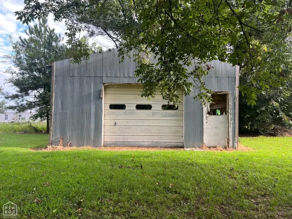 311 W State St, Caraway, AR 72419