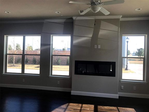 3rd image of 2957 Lindale Dr