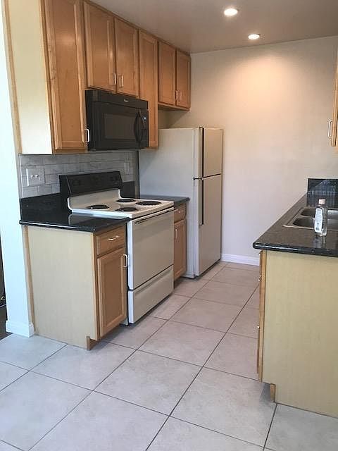 1st image of 4046 Promontory St
