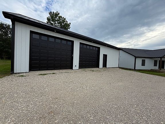 2nd image of 812 White Ln
