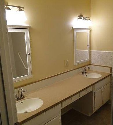 BATHROOM #3 (LOWER HALL)