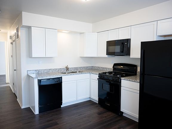 5th image of 423 Fairlawn Dr