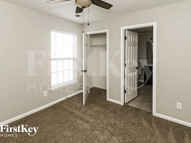 7826 Cafferty Cir — Photo 12