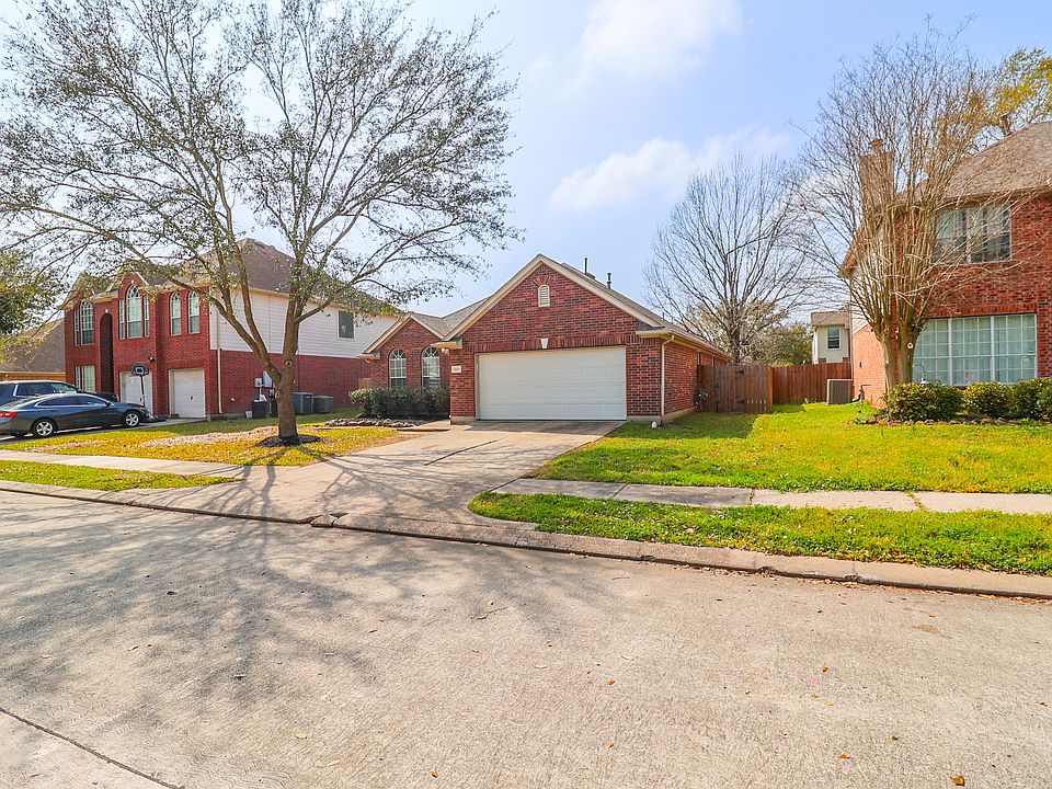 1st image of 18611 Woodbreeze Dr