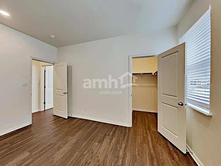 2733 Lillybrook Ln — Photo 17