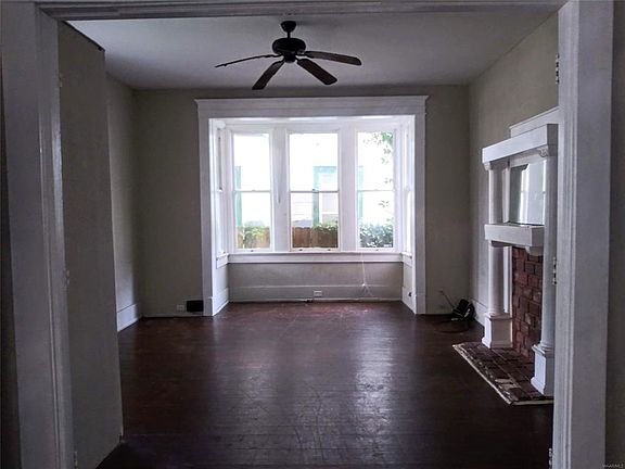 4th image of 418 Burton Ave
