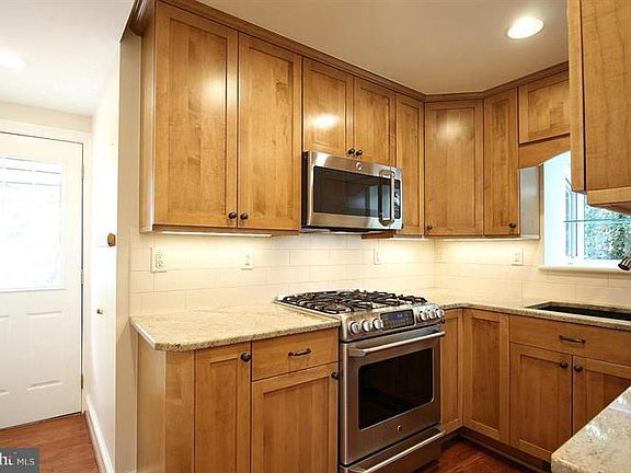 4th image of 2851 Cherry St