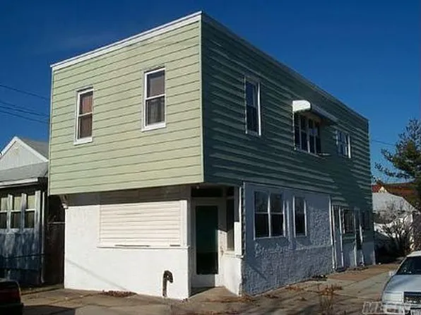 202 Seagirt Ave, Lawrence, NY 11559