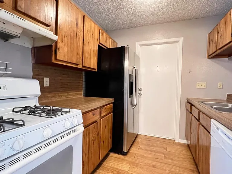 11941 Sunhillow Bnd #A — Photo 3