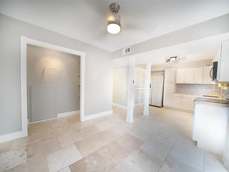 500 E Riverside Dr #242 — Photo 6