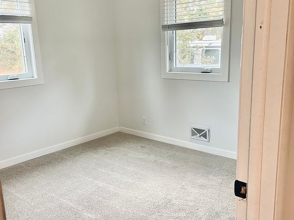 3rd image of 315 Front Ave #1
