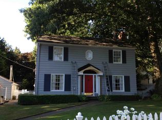 3221 NE 92nd St, Seattle, WA 98115