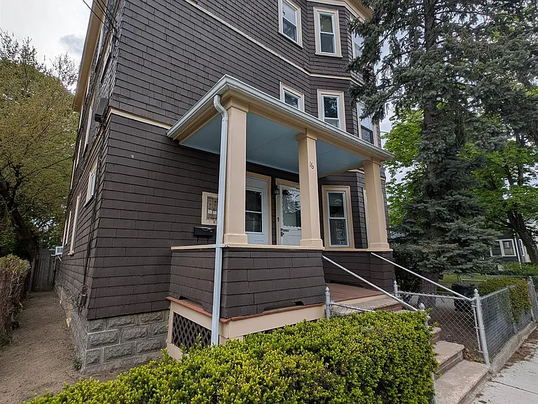 14 Montgomery St — Photo 18