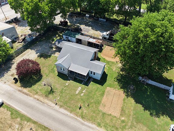 5th image of 404 McMurtrey St