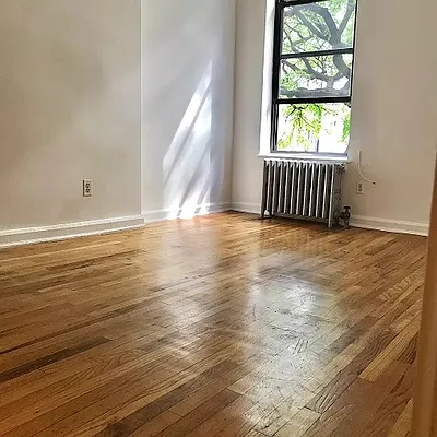 Rented by City Connections Realty | media 8