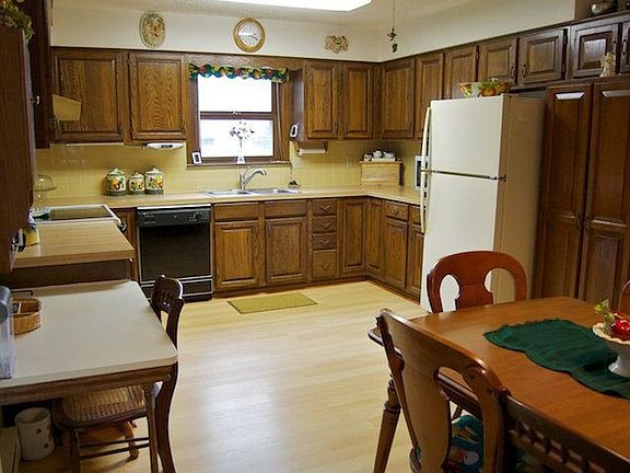5th image of 949 Mount Auburn Ave
