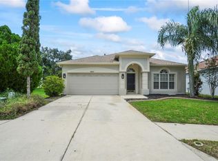 18423 Meadow Blossom Ln, Tampa, FL 33647