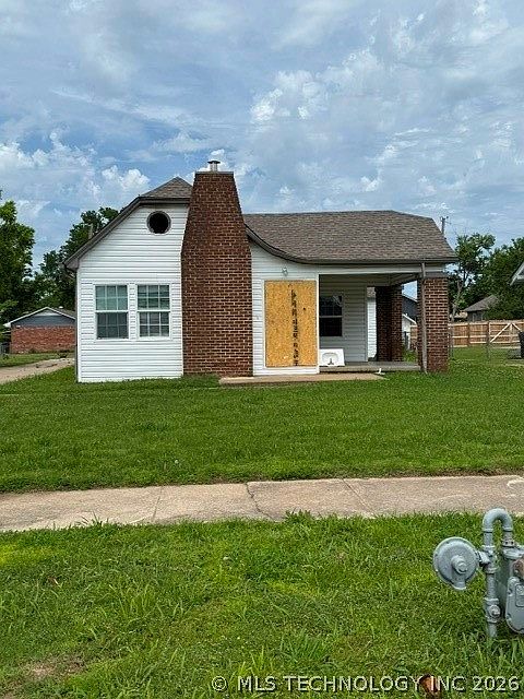 1st image of 210 E Will Rogers Blvd