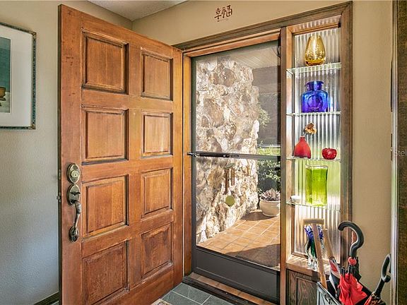 3rd image of 1204 W Crooked Lake Pl