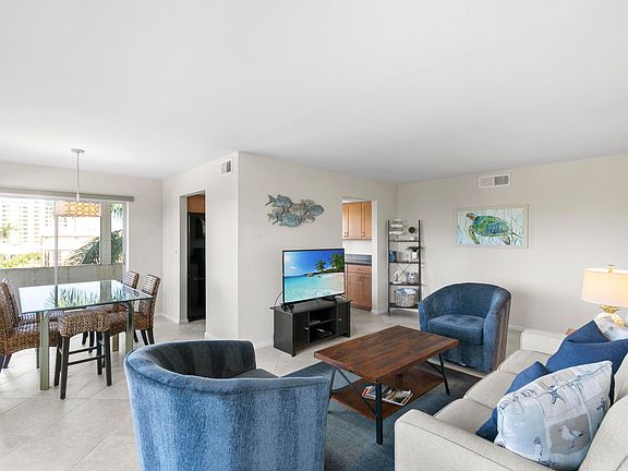 3rd image of 921 Seagrape Dr Unit 405