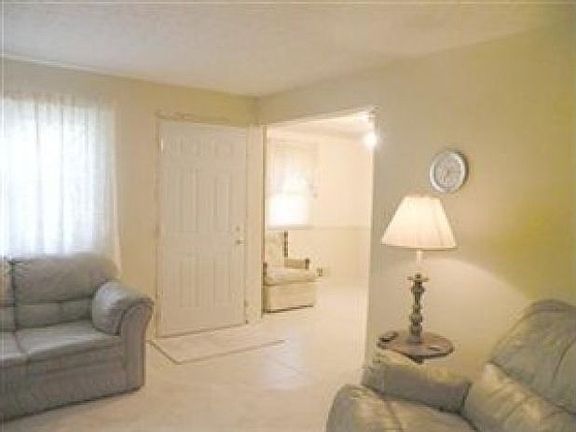 5th image of 4265 Regal Ave