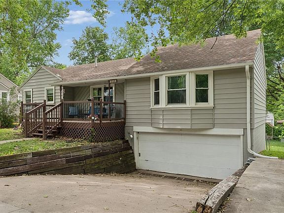 3rd image of 4900 NE Park Ln