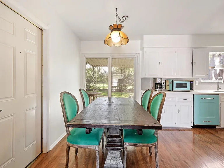 2202 Towbridge Cir — Photo 11