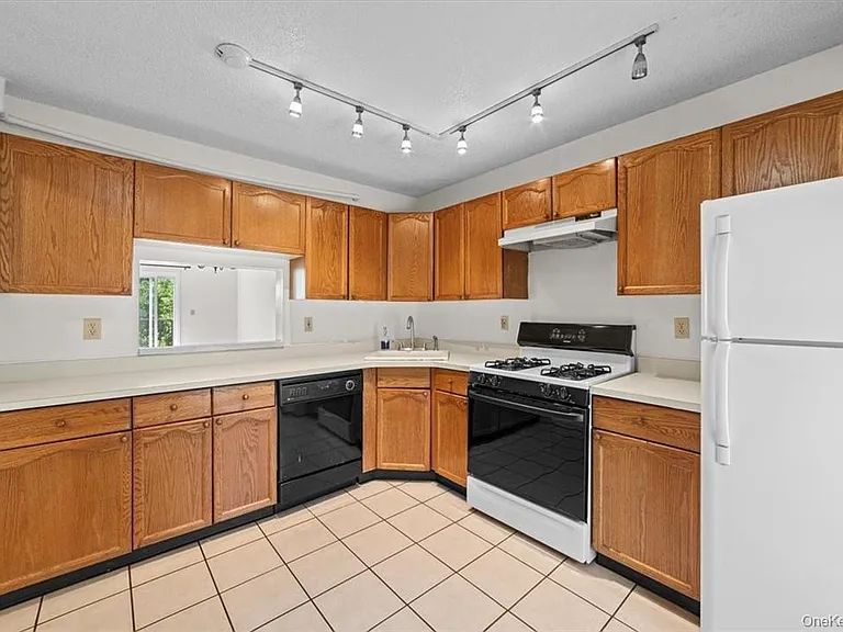6 Cumberland Ct — Photo 3