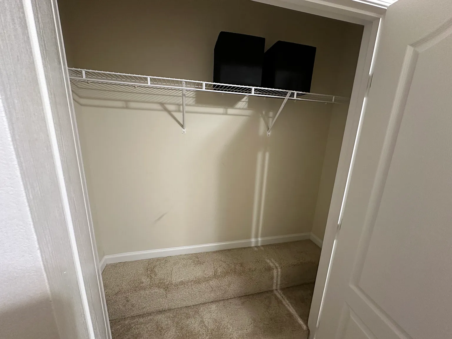4 bed, 2557 sqft, $900 — Photo 2