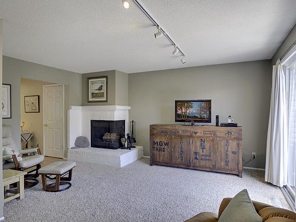 4th image of 141 River Woods Ln