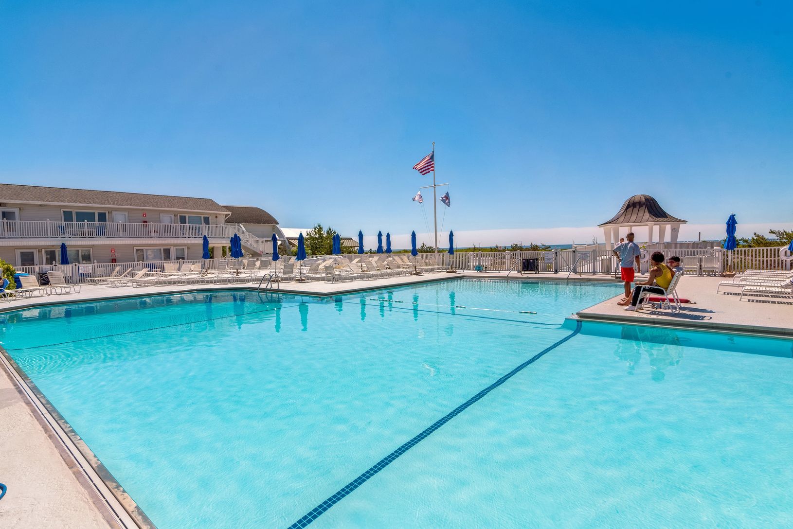  HEATED  POOL