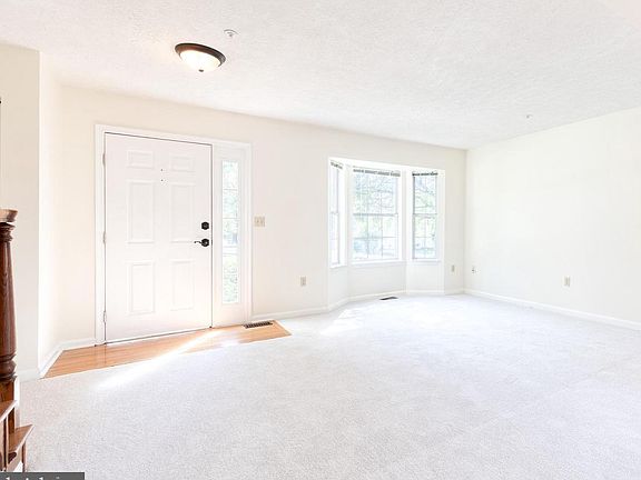 5th image of 710 Medinah Cir