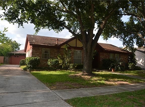 4th image of 13310 Agarita Ln