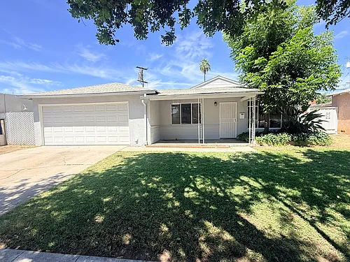 4641 N Fresno St Photo 1