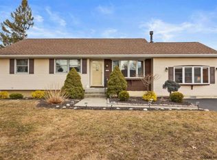 4 Enorom Dr, Loudonville, NY 12211