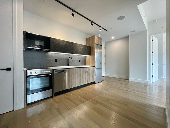 2nd image of 880 Rogers Ave Unit 208